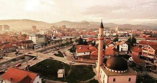 Džamija u panorami Novog Pazara